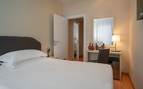National Hotel